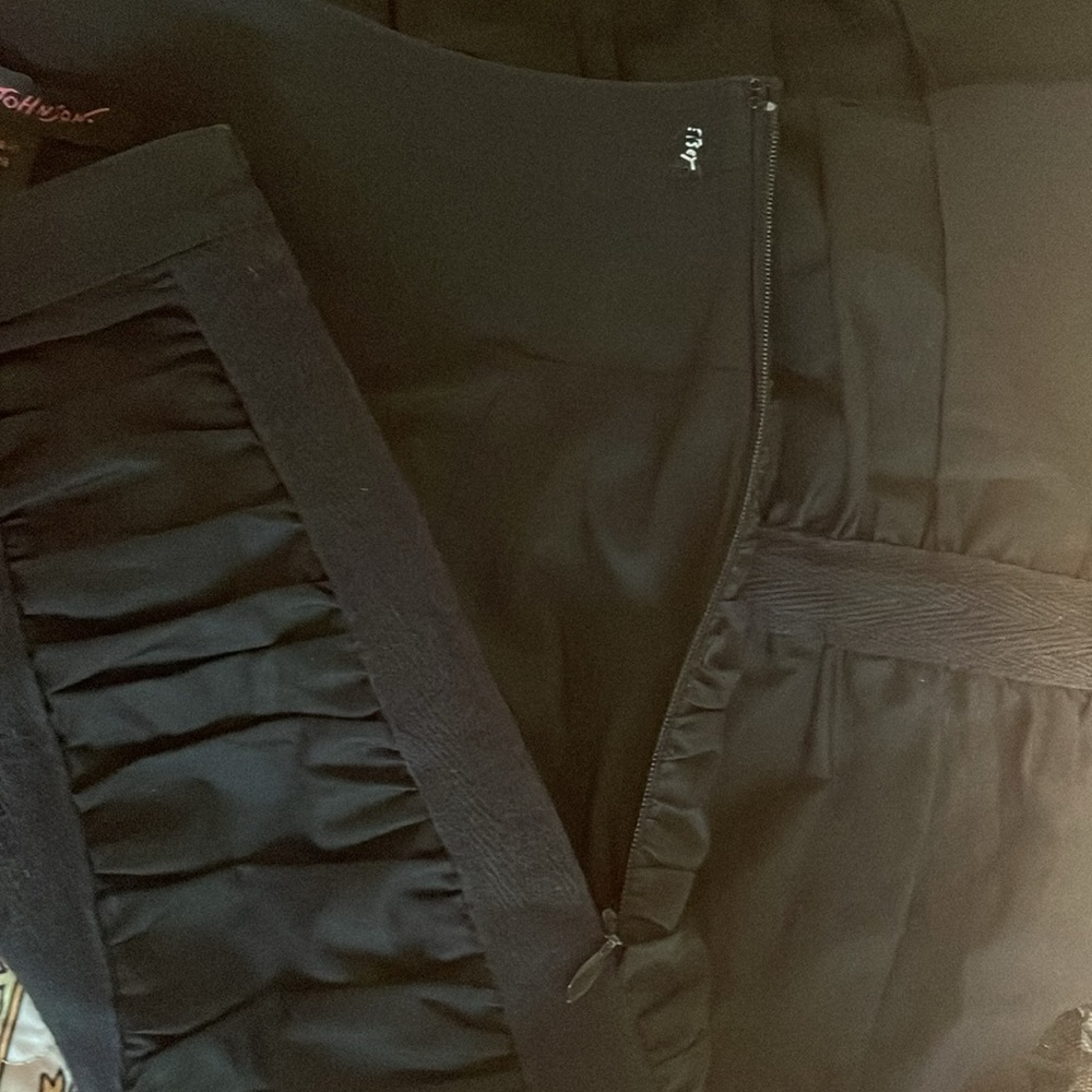 Betsey Johnson Black Ruffle Skirt Size 4 - Picture 5 of 6
